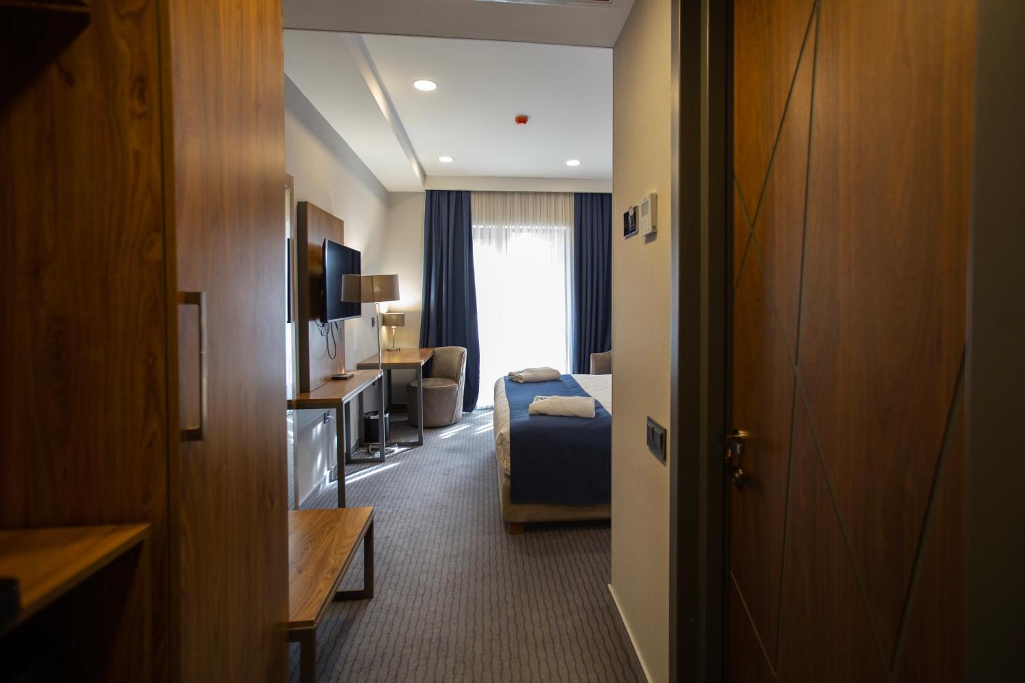 Avenue Hotel ティビリシ エクステリア 写真