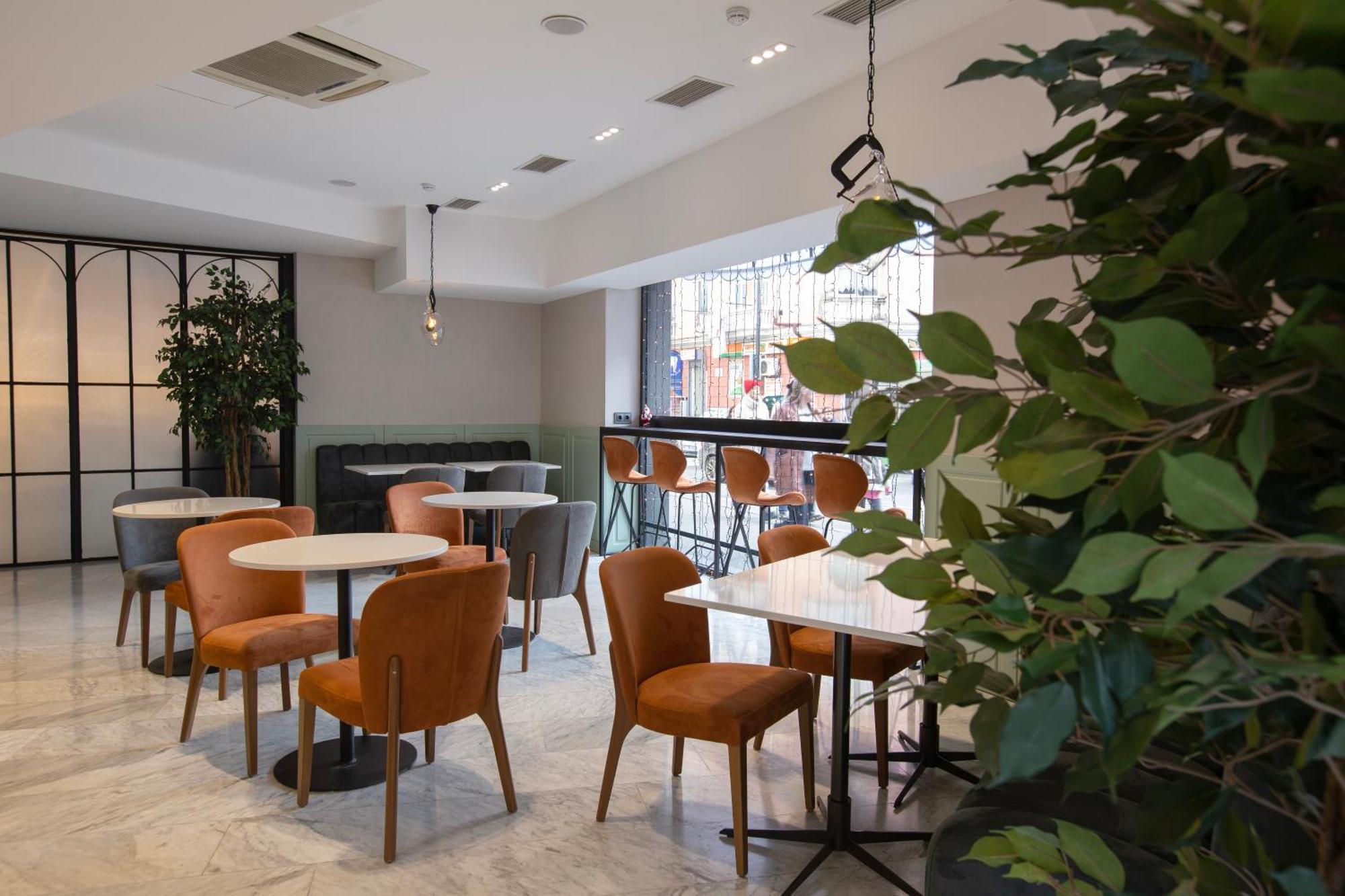 Avenue Hotel ティビリシ エクステリア 写真