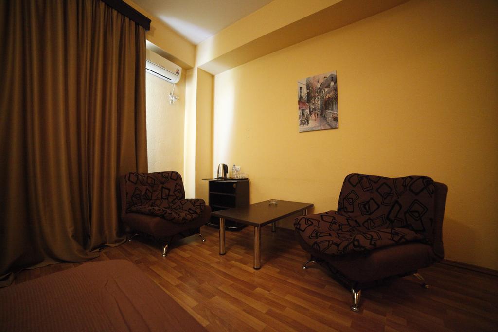 Avenue Hotel ティビリシ 部屋 写真