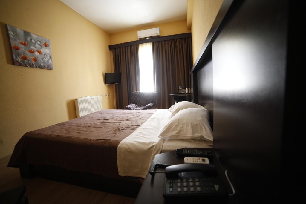 Avenue Hotel ティビリシ 部屋 写真