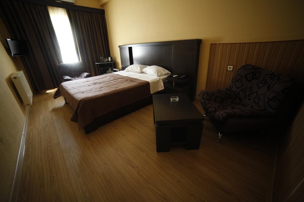 Avenue Hotel ティビリシ 部屋 写真